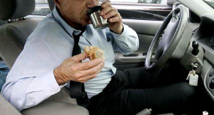 3 razones por las que no deberías comer en el auto