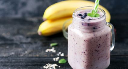 Elabora unos exquisitos licuados de arándanos y yogur para degustar en el desayuno