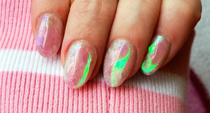 Cómo realizar la manicura Diamond Aura Nails: la técnica de uñas que arrasa en esta primavera