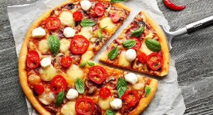 4 ingredientes y tendrás la mejor masa de pizza que te sacará de apuros cada vez que la hagas