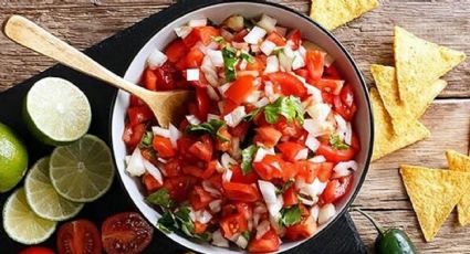 Prepara esta receta de pico de gallo, rápida, rica y con pocos ingredientes