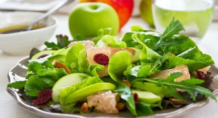 Prepara un almuerzo en 5 pasos con esta ensalada detox