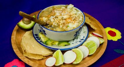 Aprende a realizar un rico pozole blanco para disfrutar durante las fiestas patrias