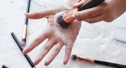 Rutina de limpieza: aprende a cuidar tus brochas de maquillaje como una profesional