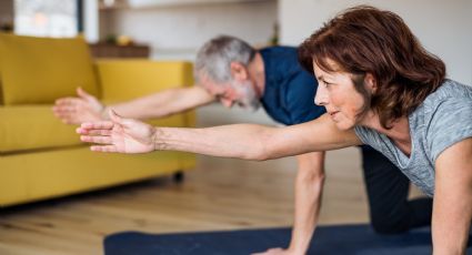 Conquista un abdomen plano a los 50 con este entrenamiento