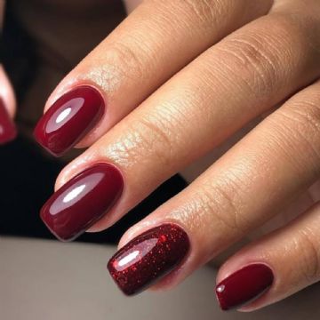 La manicura profunda y oscura que hemos visto en Madrid y será la tendencia de Nail Art en la CDMX