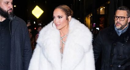 Jennifer Lopez impacta con su moño elegante que añade juventud y estilo