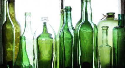 Reutiliza botellas de vidrio en el jardín: 4 creativas ideas de reciclaje