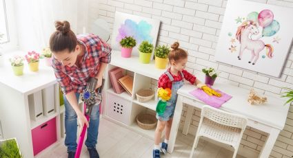 Truco doméstico: cómo ahorrar tiempo recogiendo los juguetes con un aspirador y un calcetín
