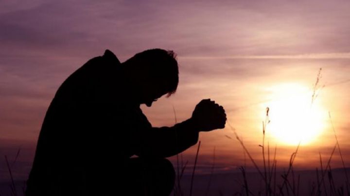 Revelan la oración que la IA considera más efectiva para obtener un milagro de Dios