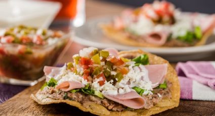 Sabor auténtico de Jalisco: receta para unas tostadas de jamón con crema