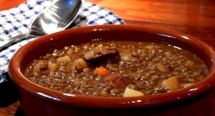 Sabores caseros: disfruta de lentejas con salchicha en esta receta para el almuerzo