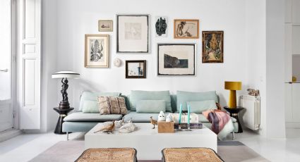 Toques artísticos: cómo decorar la pared del sofá con cuadros de forma chic y en tendencia