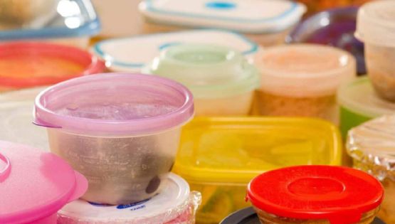 Elimina las manchas: trucos para limpiar tus recipientes de plástico de forma eficiente