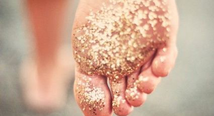 Pies centelleantes: 5 Nails Arts con glitter que debes probar