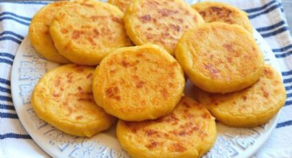 Desayuno especial: receta de tortitas de plátano para complementar tu café matutino