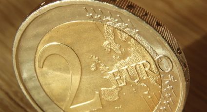 Descubre por qué la moneda de 2 euros del X Aniversario del Euro en España 2009 vale 650