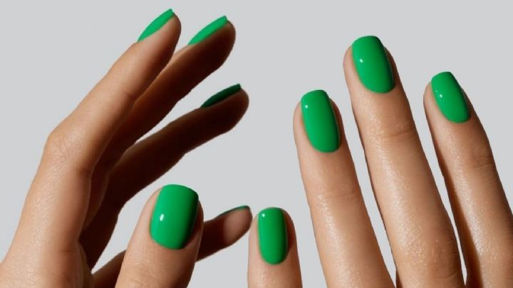 Tendencias de manicura primaveral: apuesta por el verde en tus uñas