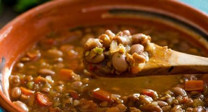 Si dejas remojando los frijoles desde la noche, esta receta te quedará deliciosa