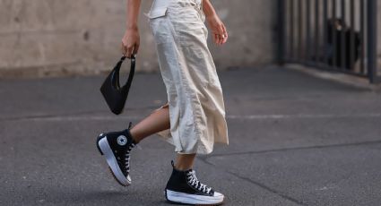 Así se llevan esta temporada los tenis Converse: con vestidos o jean son la opción en tendencia