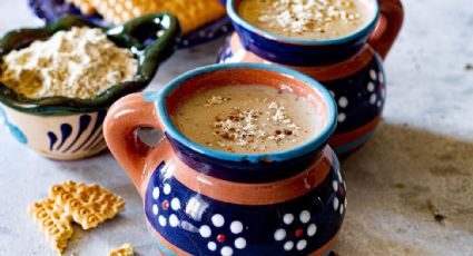 Ahora que se viene el otoño, ten lista la receta de atole de pinole para disfrutar las tardecitas