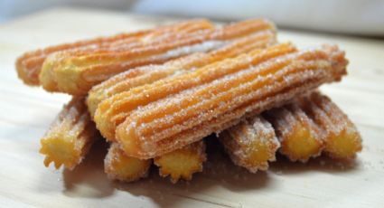 No vas a demorar más de media hora para preparar estos churros caseros con la receta de la abuela