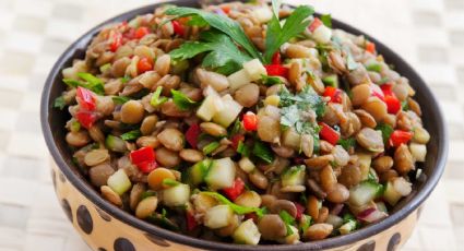 Tan rápida como abrir una lata de conservas: deliciosa ensalada de lentejas en 5 minutos