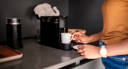 Conoce cómo limpiar la cafetera eléctrica para deshacerte de restos de moho