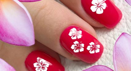 Las flores llegan a las uñas de agosto a diciembre: hibiscus nail es la nueva tendencia en Nail Art