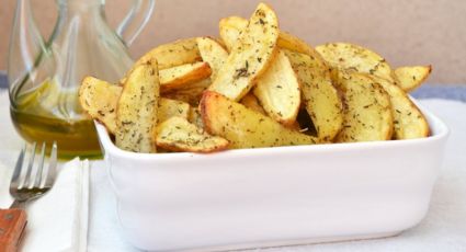 Papas al horno con dos ingredientes de lujo: una receta suave, crujiente y reconfortante