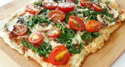 ¿Pizza sin harina? Esta propuesta culinaria con pollo resuelve fácil una cena de sábado