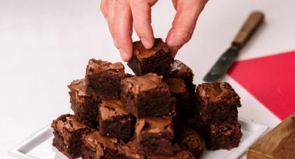 30 minutos y 12 porciones: si te gusta el chocolate, la receta de brownies con doble chocolate es para ti