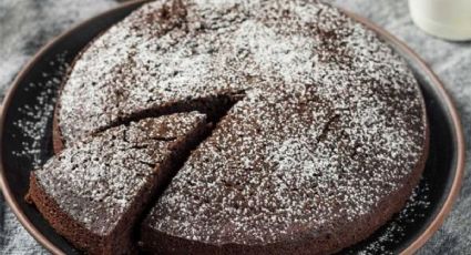 No lleva horno y puedes hacerlo en licuadora: rendidora receta de pastel de café con chocolate