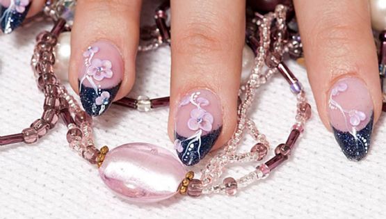 Empecé a probar los diseños de Nail Art para llevar en las fiestas: estos 4 diseños de manicura joya