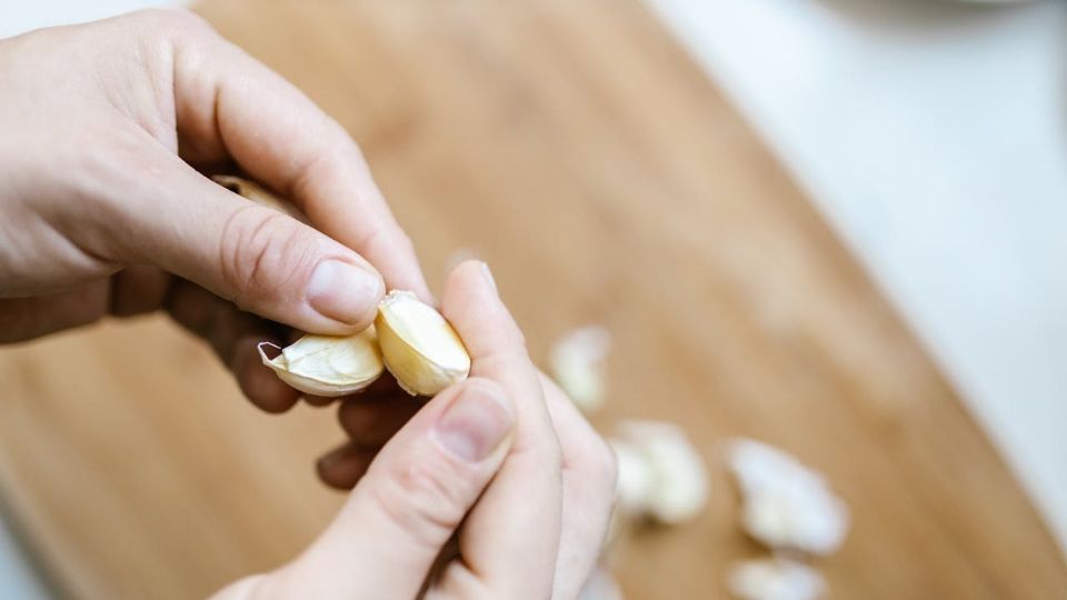 Adiós al olor del ajo con trucos de limpieza. Fuente: (Instagram)