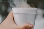Deja de botar los vasos de unicel: súmate a la tendencia del reciclaje con estos proyectos DIY