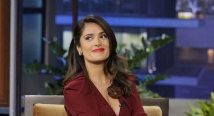 Salma Hayek confirma cuál es el color imbatible para una pedicura elegante después de los 50