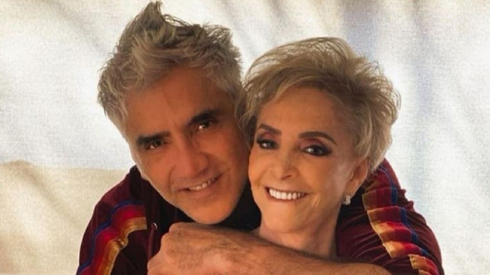 Alejandro Fernández y Doña Cuquita. Fuente: (Instagram)