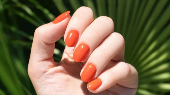 Todo bien con los tonos marrones en otoño, pero los diseños de uñas naranjas son los Nail Art en tendencia