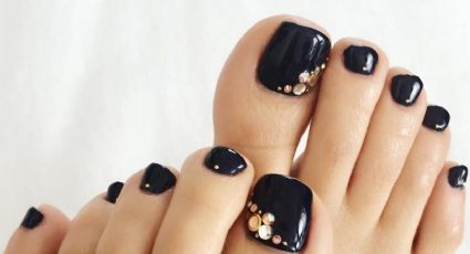 Pedicura negra: el tono que combina con todo y lucen las mujeres elegantes en sus pies