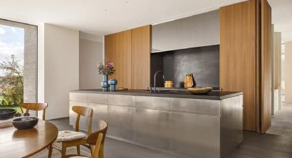 Cocinas con acabados metálicos: la tendencia minimalista que conquista el diseño de interiores