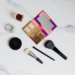 El set de maquillaje perfecto para mamá: productos ideales para disfrutar de una experiencia de belleza única