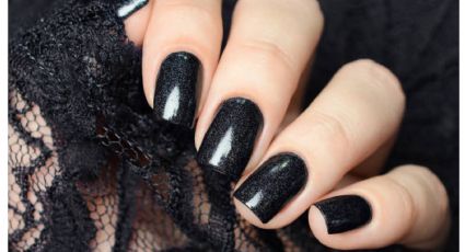 Inspiración galáctica: el estilo cósmico que invade las uñas y se vuelve furor en 2025