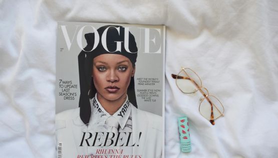 El tono de esmalte en los pies que impone Rihanna y será clave esta temporada cálida
