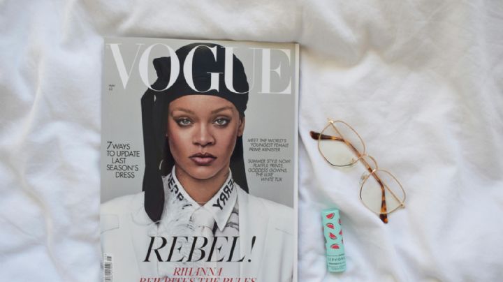 El tono de esmalte en los pies que impone Rihanna y será clave esta temporada cálida
