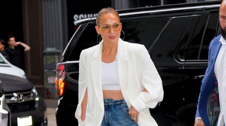 Vuelven los 70 con Jennifer López y su estilo boho: descubre cuáles son las prendas que de nuevo se imponen